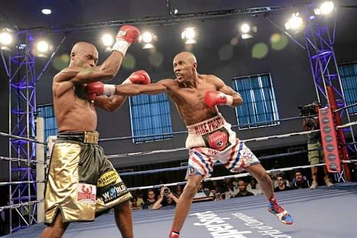 SIPHOSEFU MVULA BATTLE MICHEAL MOKOENA SUPPORTING THE GOLDEN BOY'S IBF ...