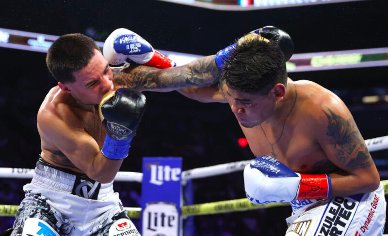 Emanuel Navarrete KOs Oscar Valdez to retain his WBO junior world title